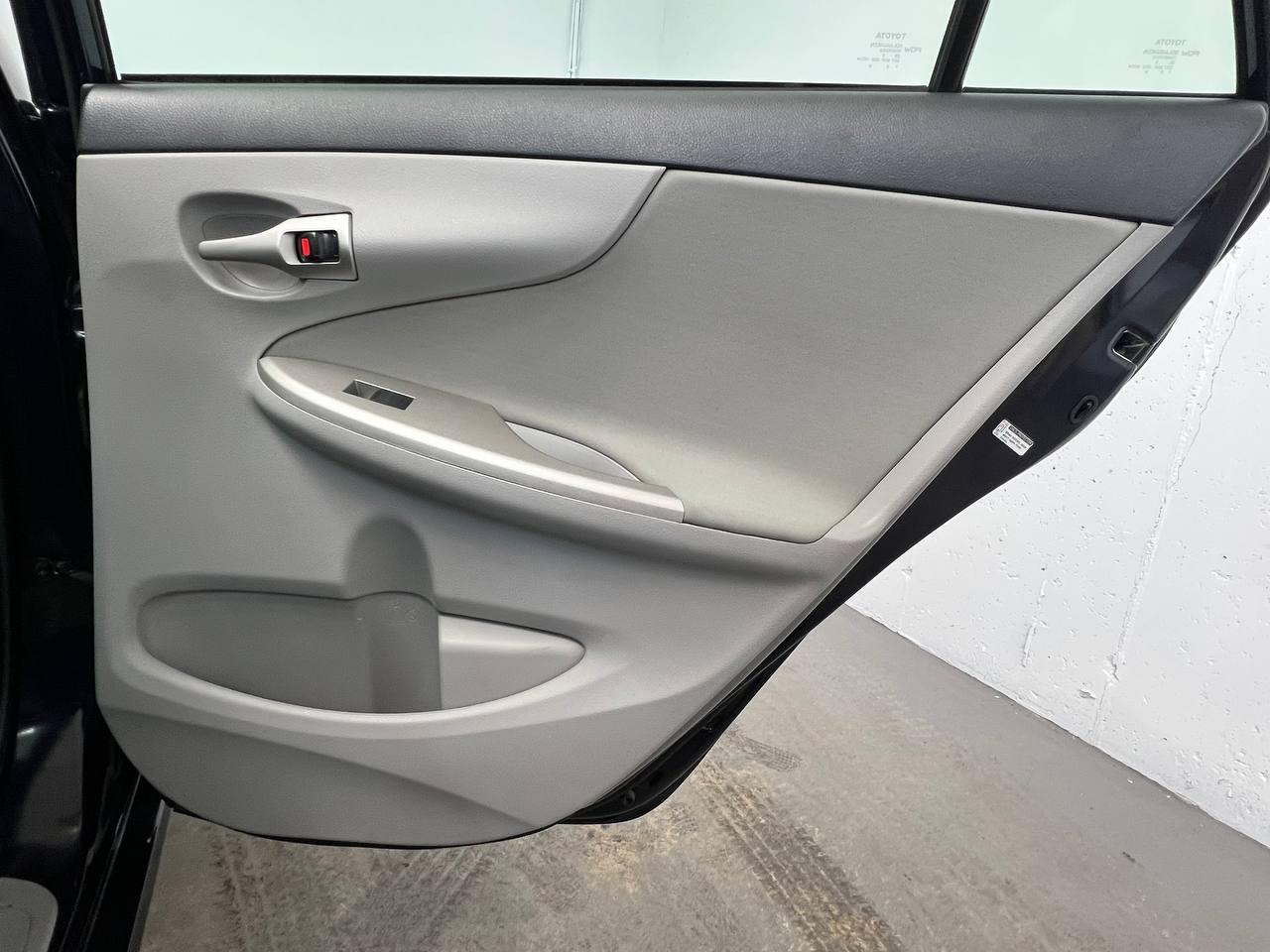 Toyota Corolla LE 2013