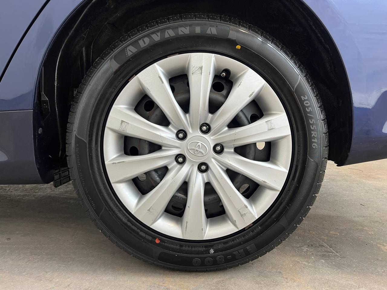 Toyota Corolla LE 2013