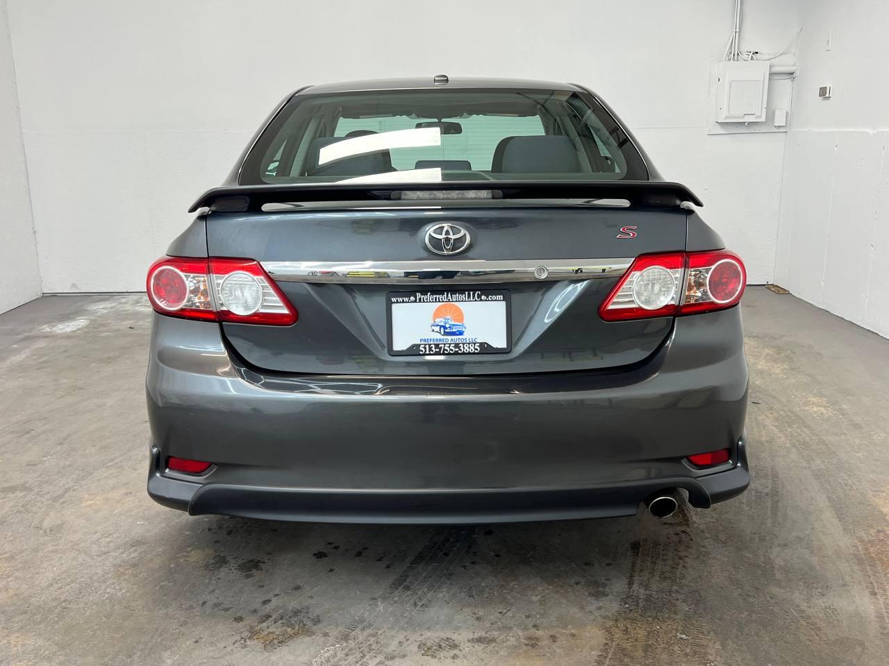 Toyota Corolla S 2011