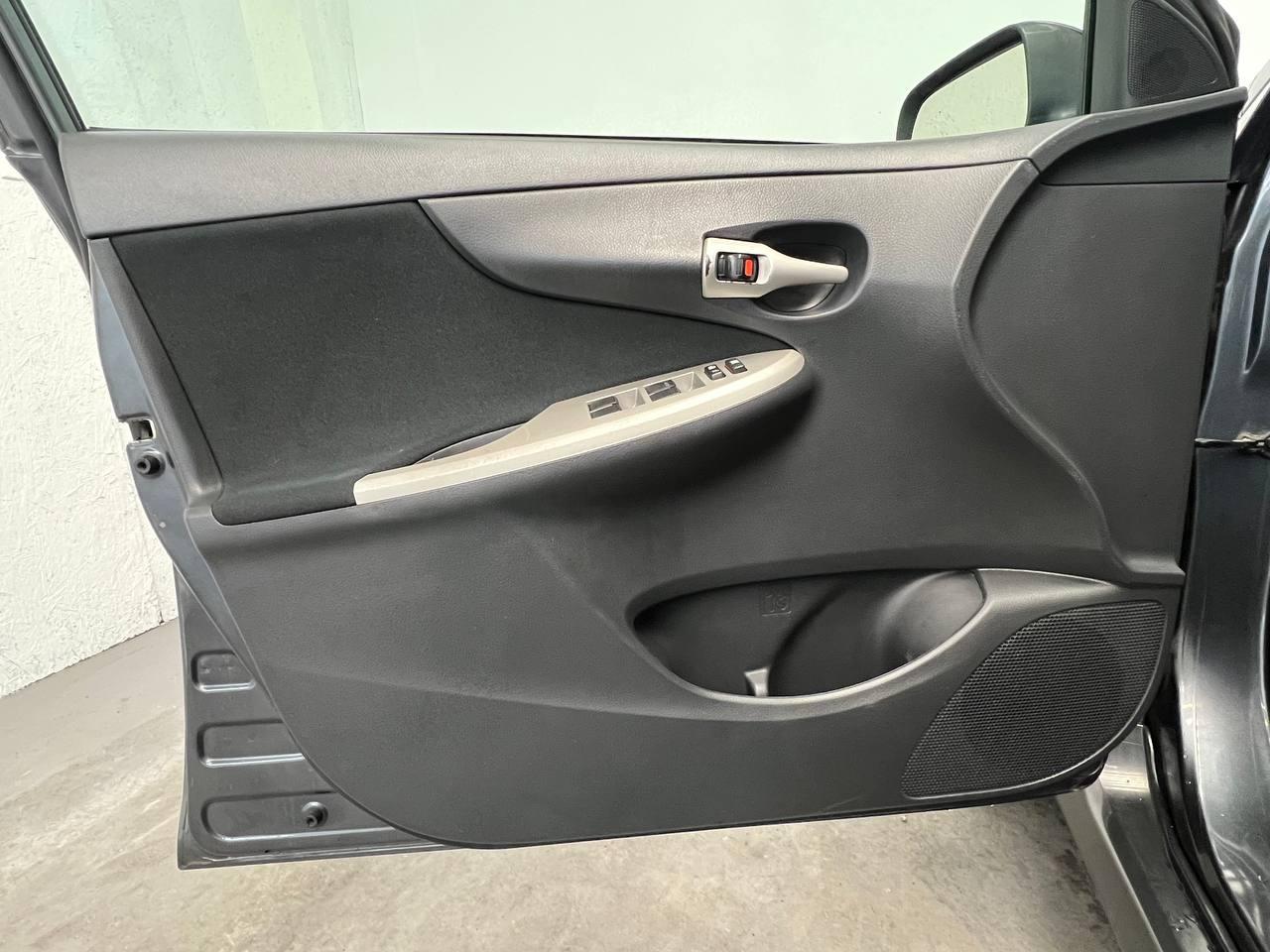 Toyota Corolla S 2011