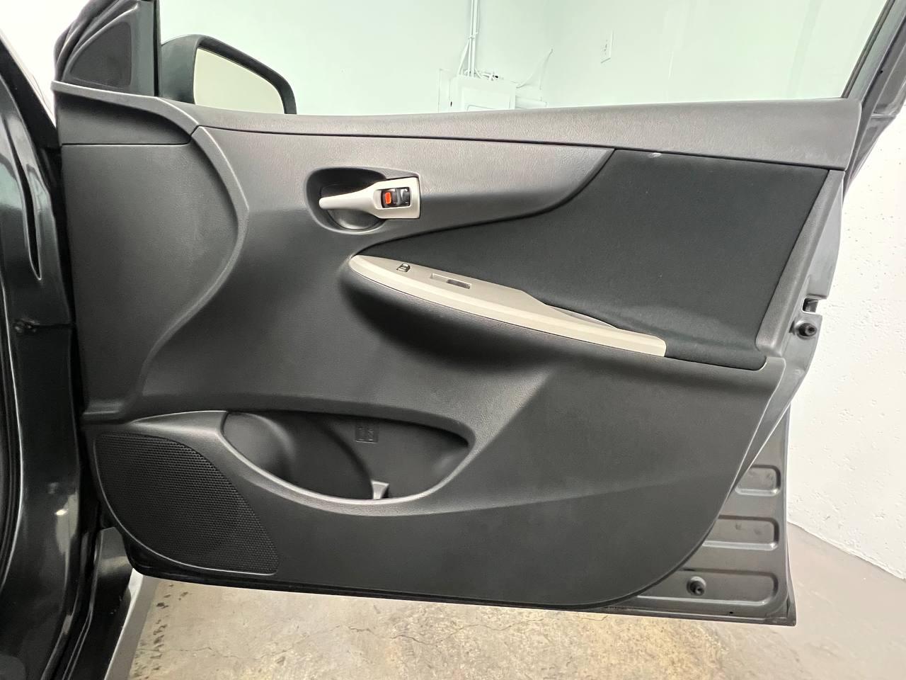 Toyota Corolla S 2011