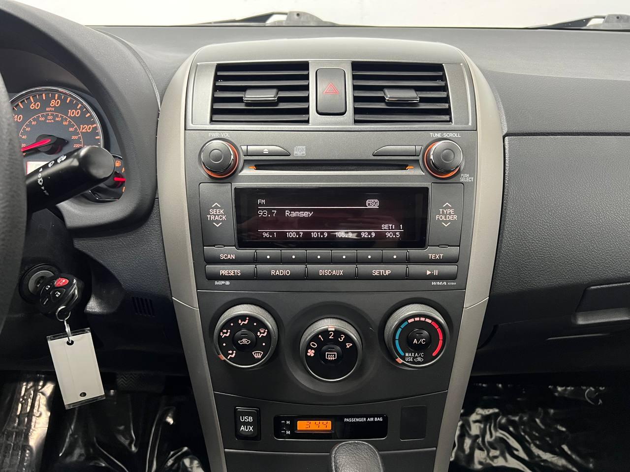 Toyota Corolla S 2011