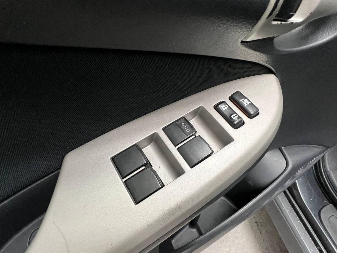 Toyota Corolla S 2011