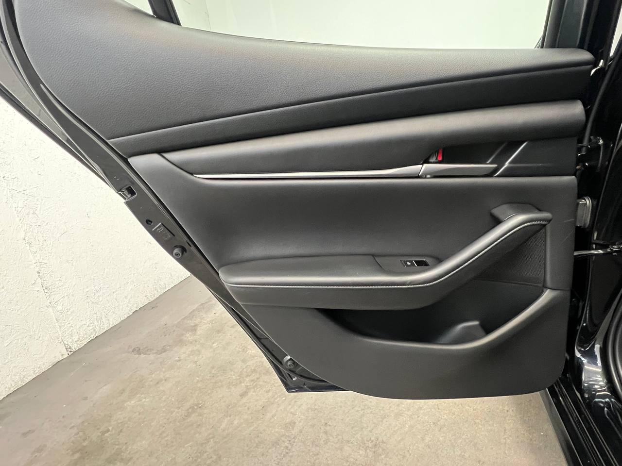 Mazda Mazda3 Hatchback Select Auto FWD 2021