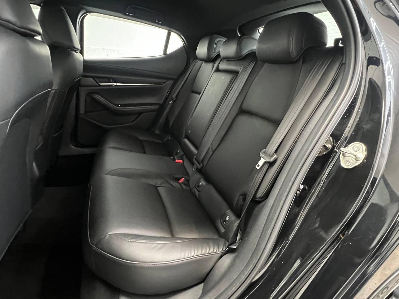 Mazda Mazda3 Hatchback Select Auto FWD 2021