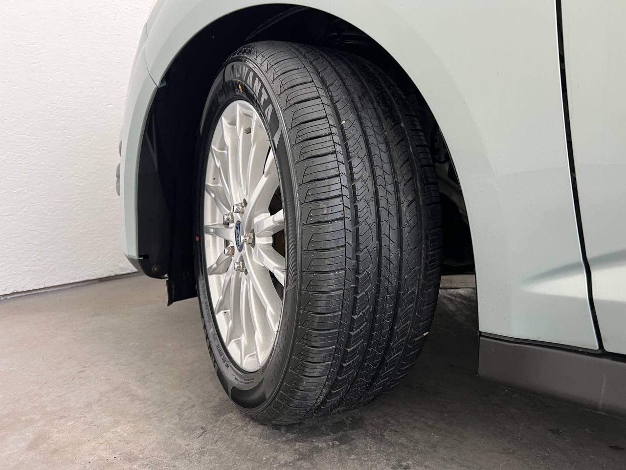 Ford C-Max Hybrid SEL 2013