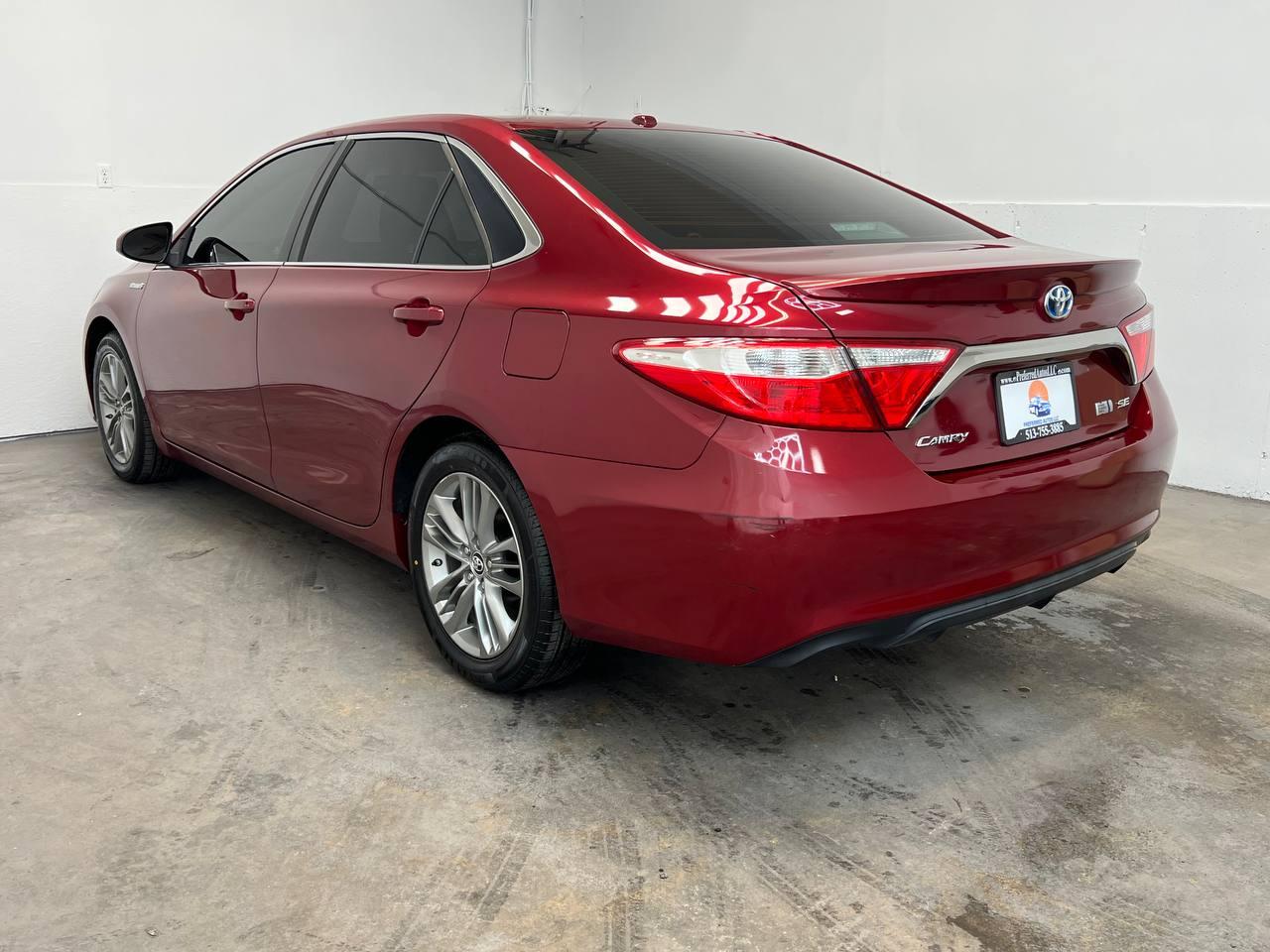 Toyota Camry Hybrid SE 2015