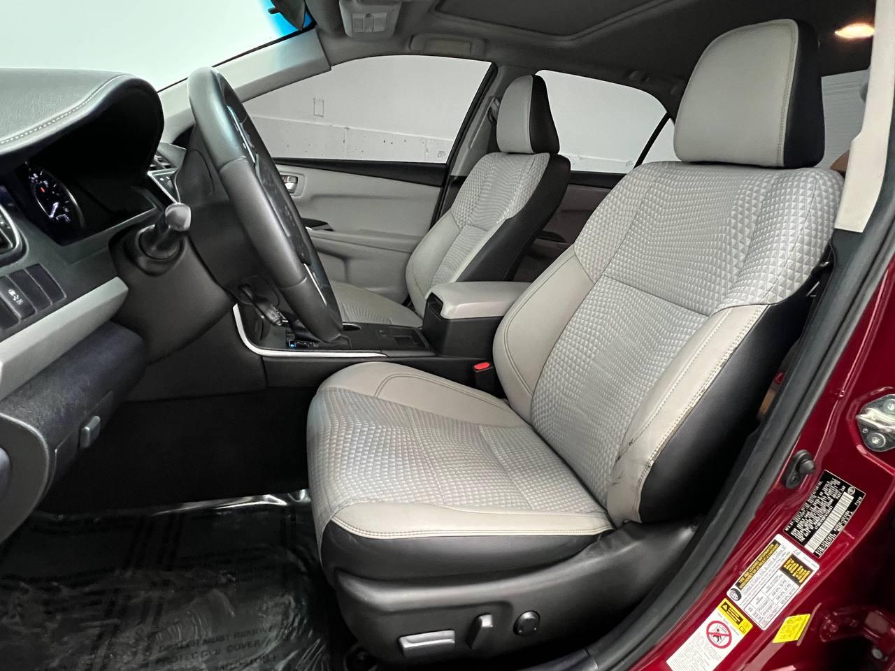 Toyota Camry Hybrid SE 2015