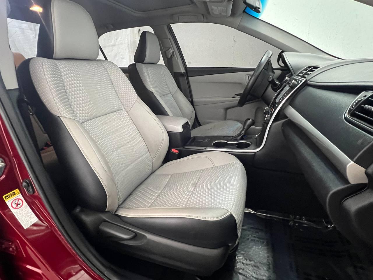 Toyota Camry Hybrid SE 2015