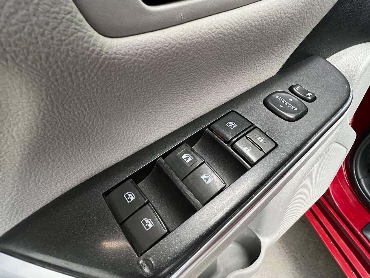 Toyota Camry Hybrid SE 2015