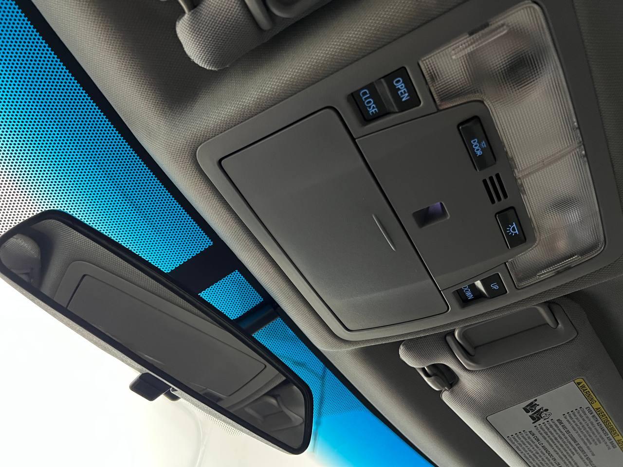 Toyota Camry Hybrid SE 2015