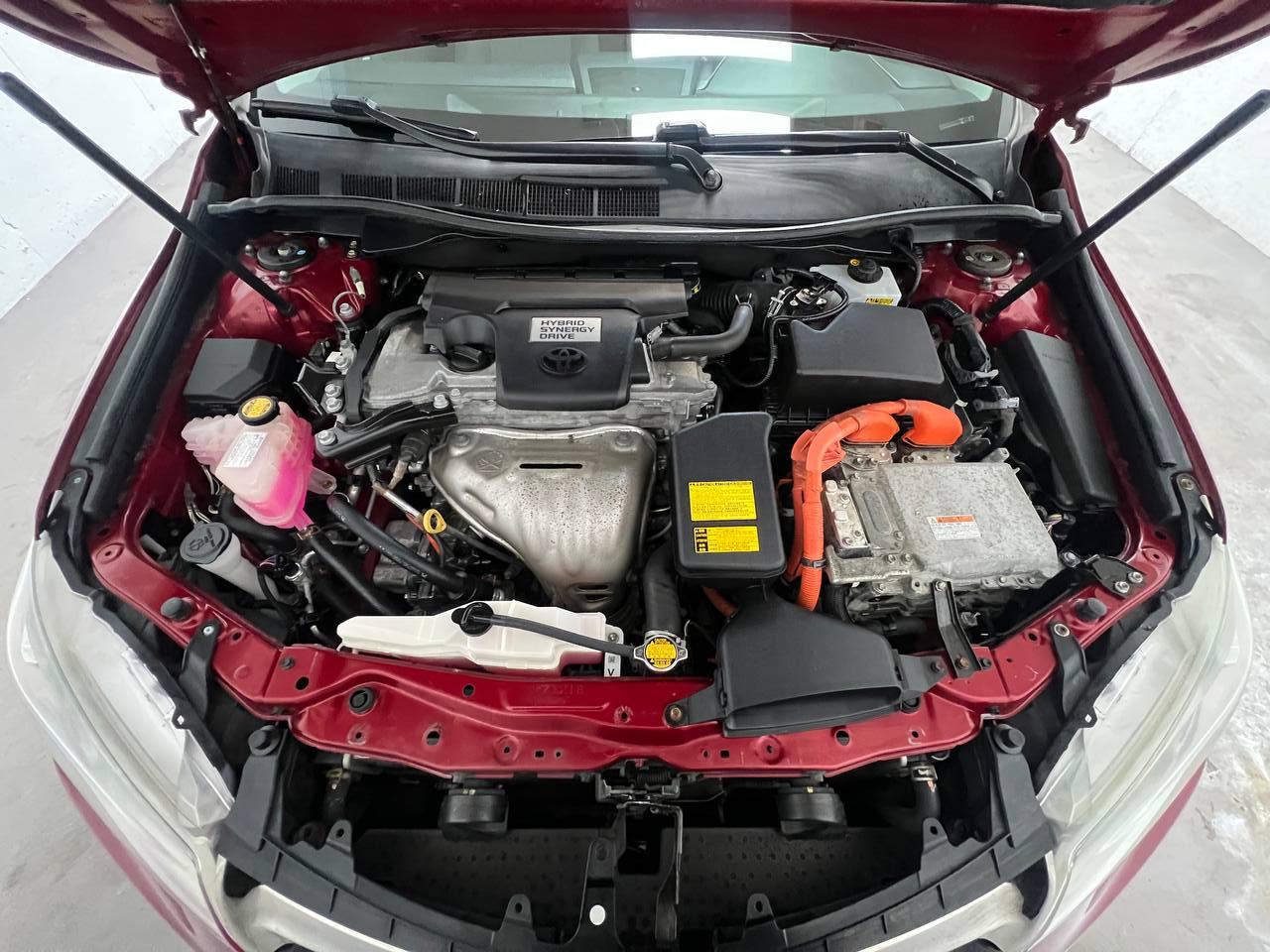 Toyota Camry Hybrid SE 2015