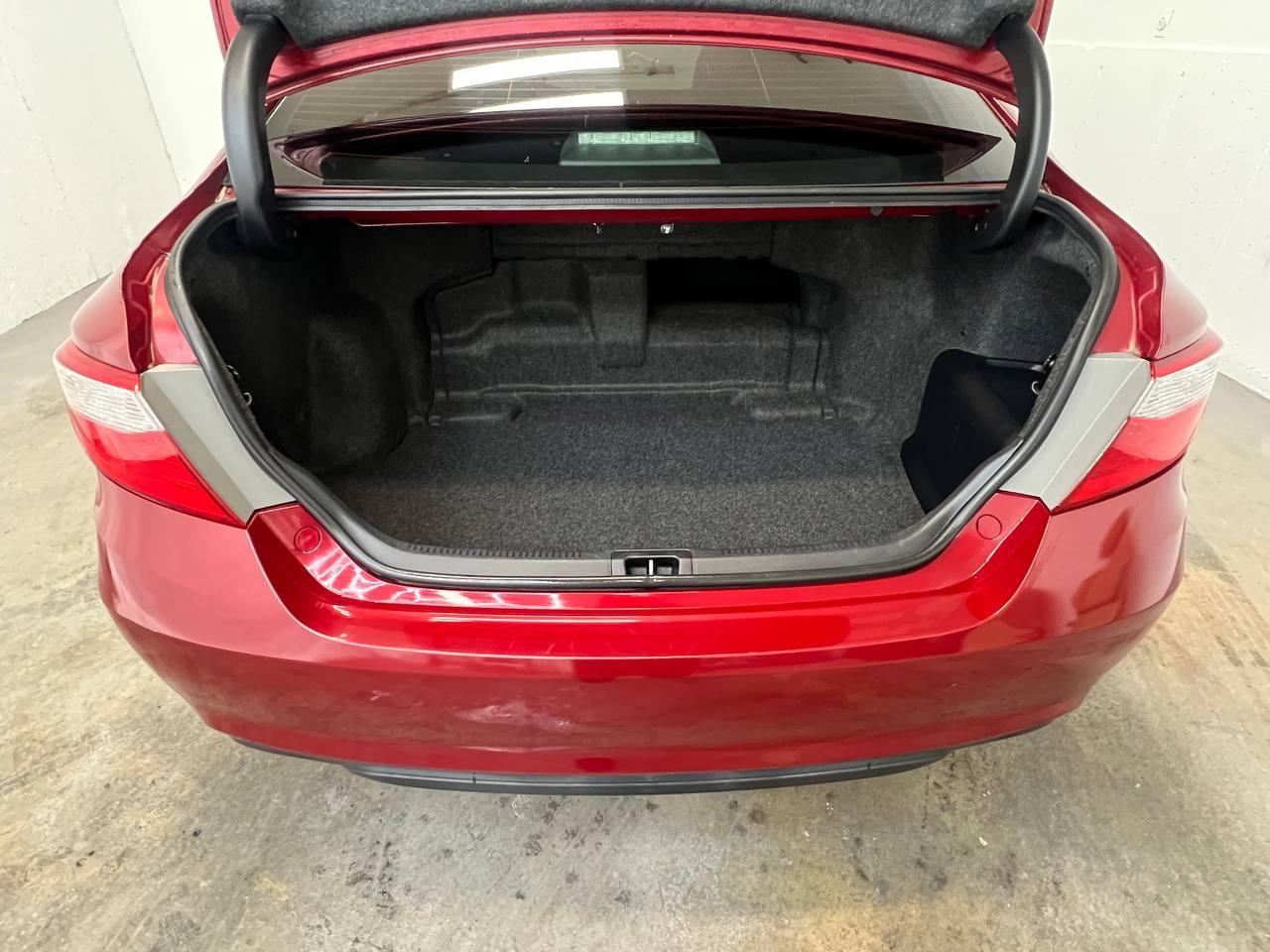 Toyota Camry Hybrid SE 2015