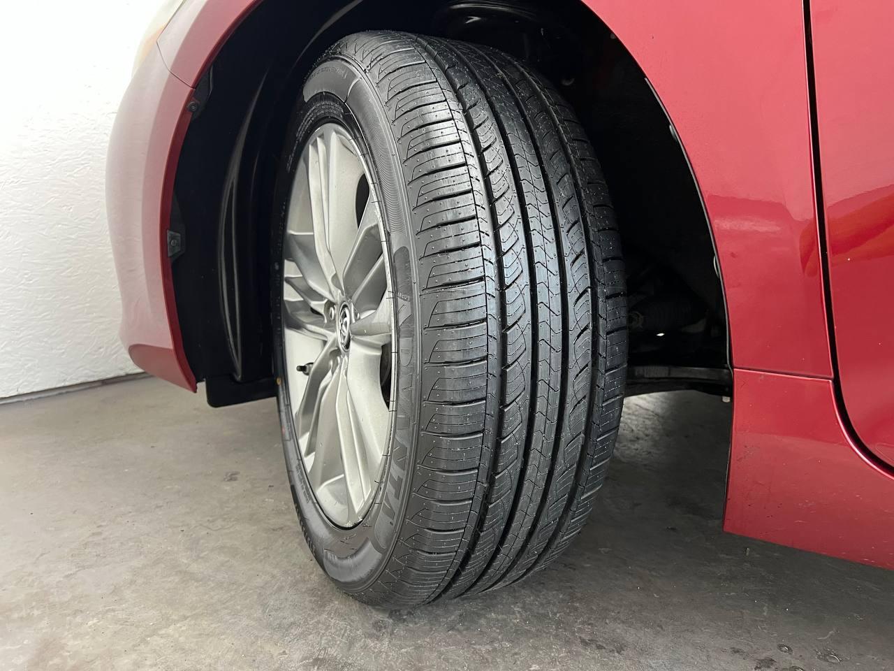 Toyota Camry Hybrid SE 2015