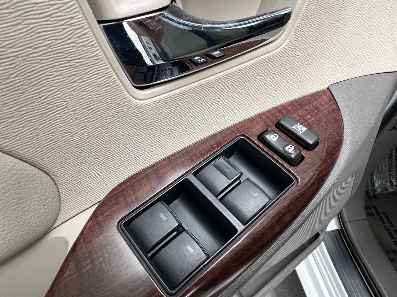 Toyota Sienna XLE 2013