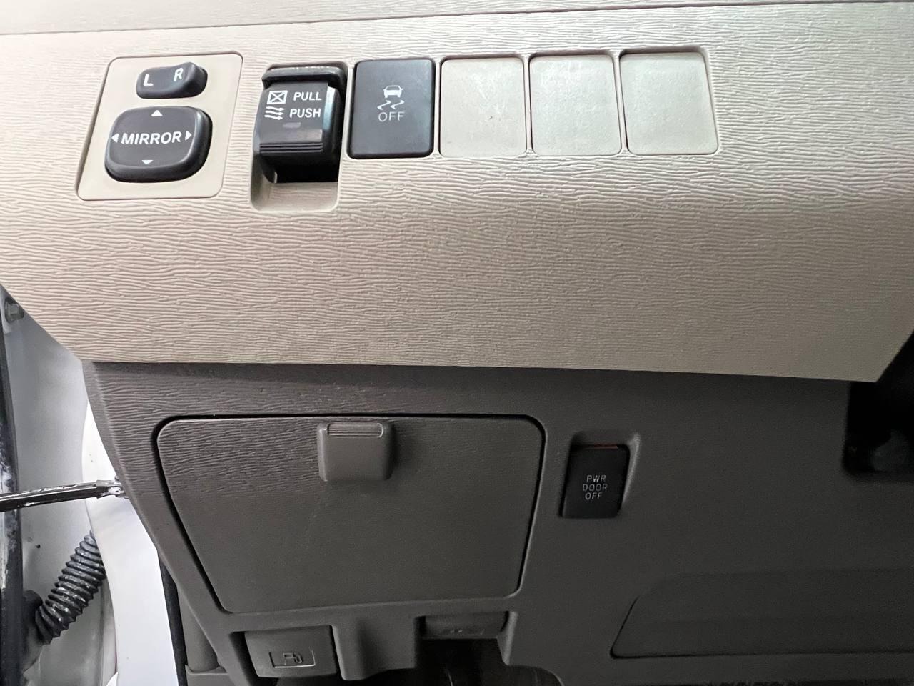 Toyota Sienna XLE 2013