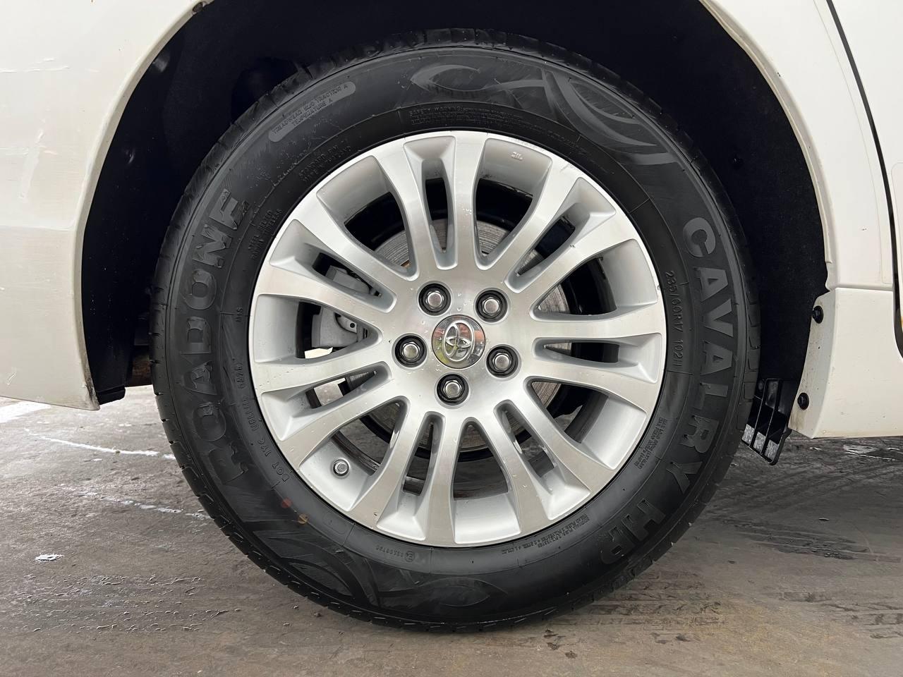 Toyota Sienna XLE 2013