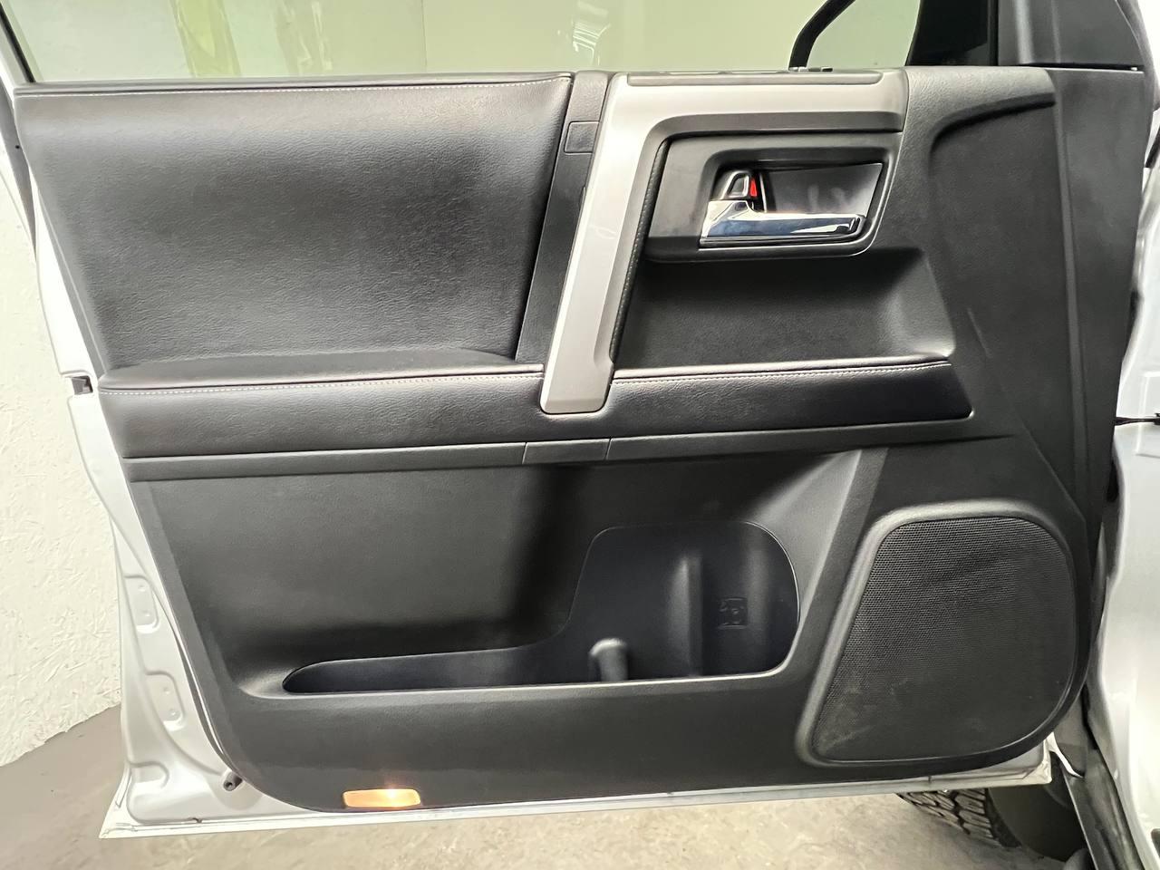 Toyota 4Runner 4WD 4dr V6 Limited (Natl) 2016