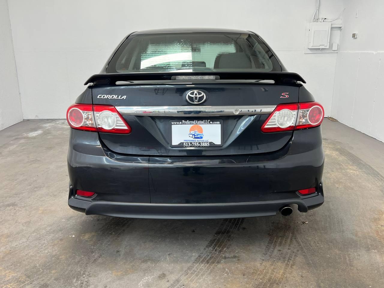 Toyota Corolla S 2011