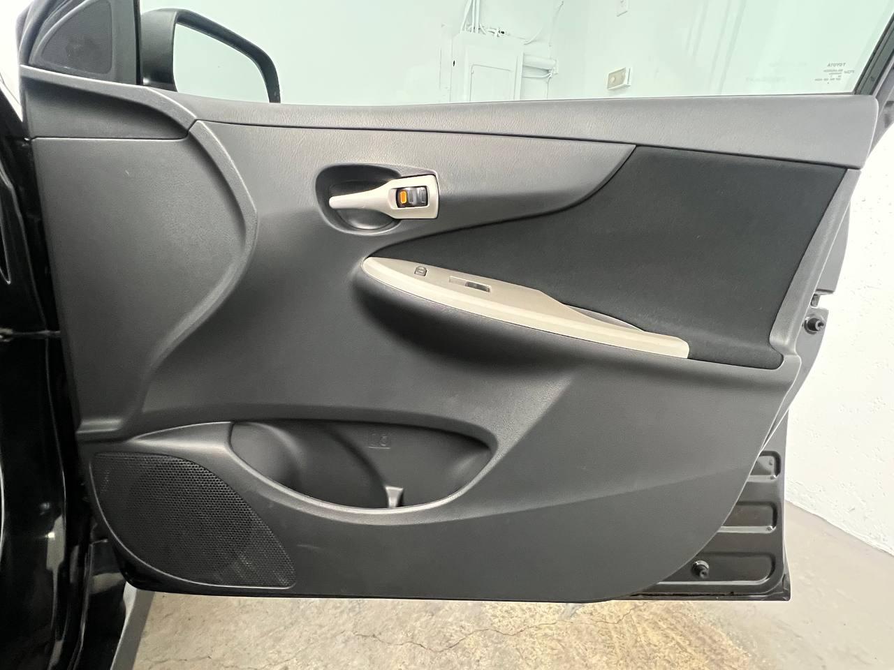 Toyota Corolla S 2011