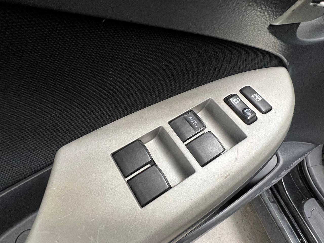 Toyota Corolla S 2011