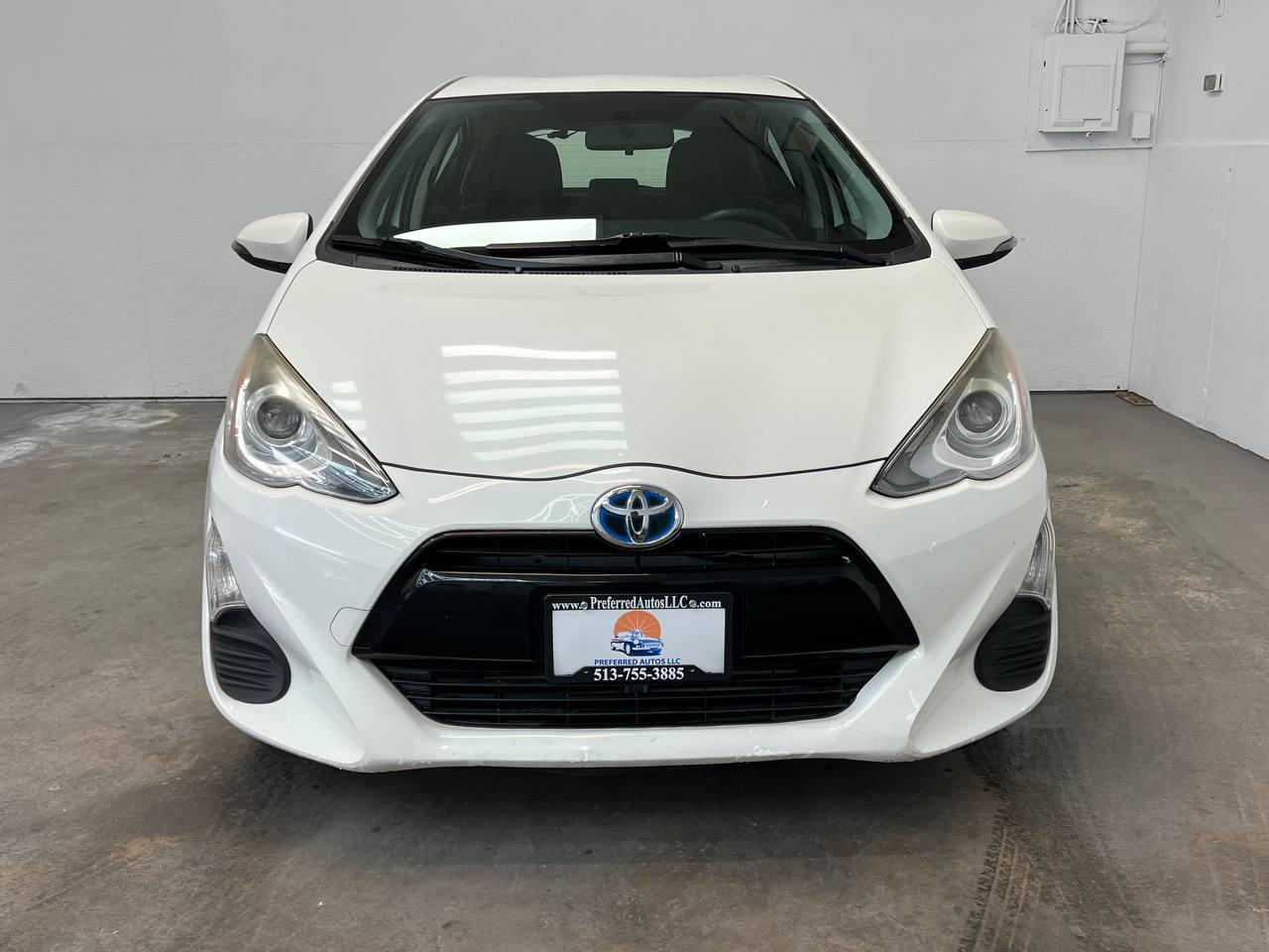 Toyota Prius c Two 2016