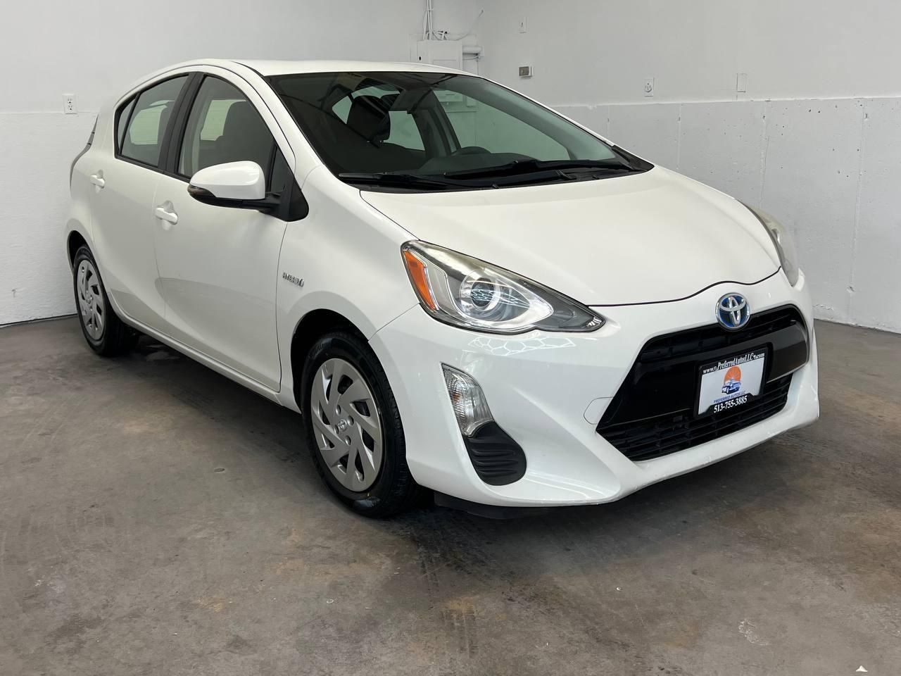 Toyota Prius c Two 2016