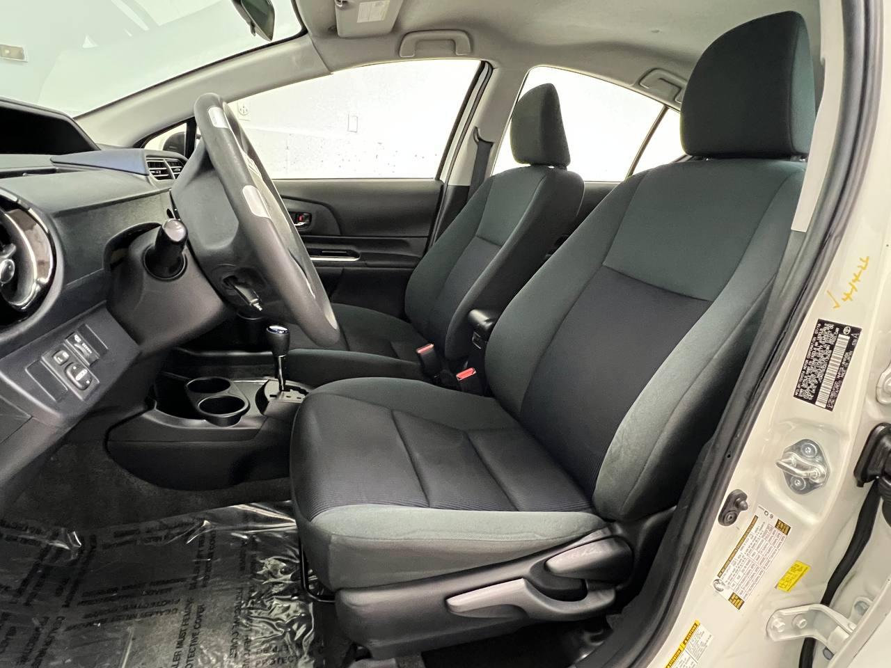 Toyota Prius c Two 2016