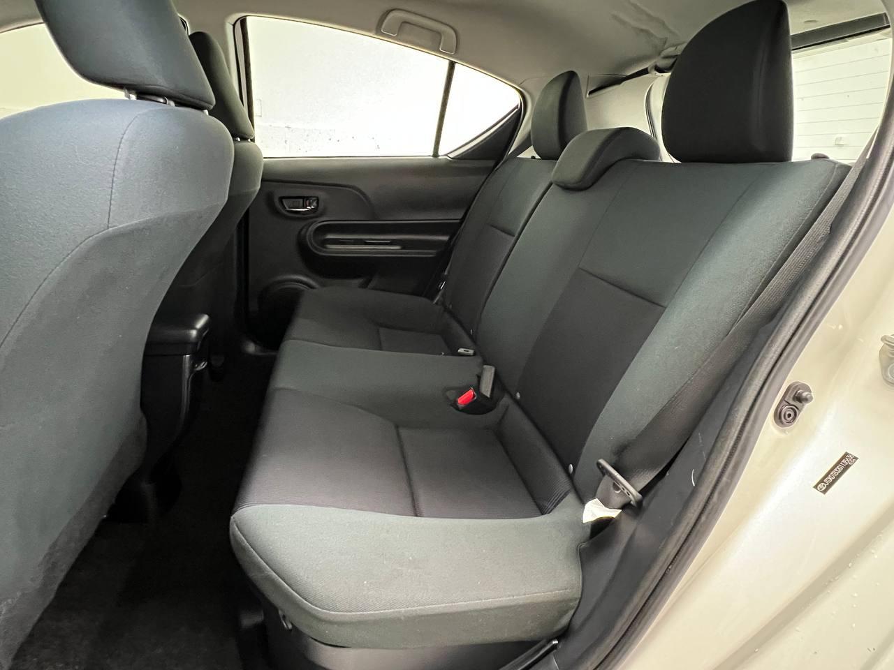 Toyota Prius c Two 2016