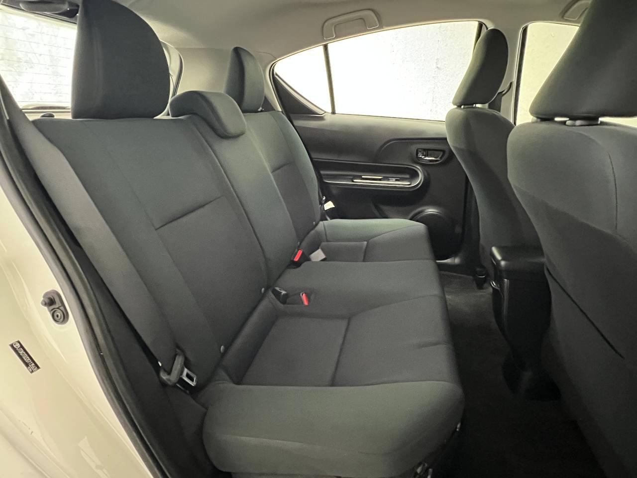 Toyota Prius c Two 2016