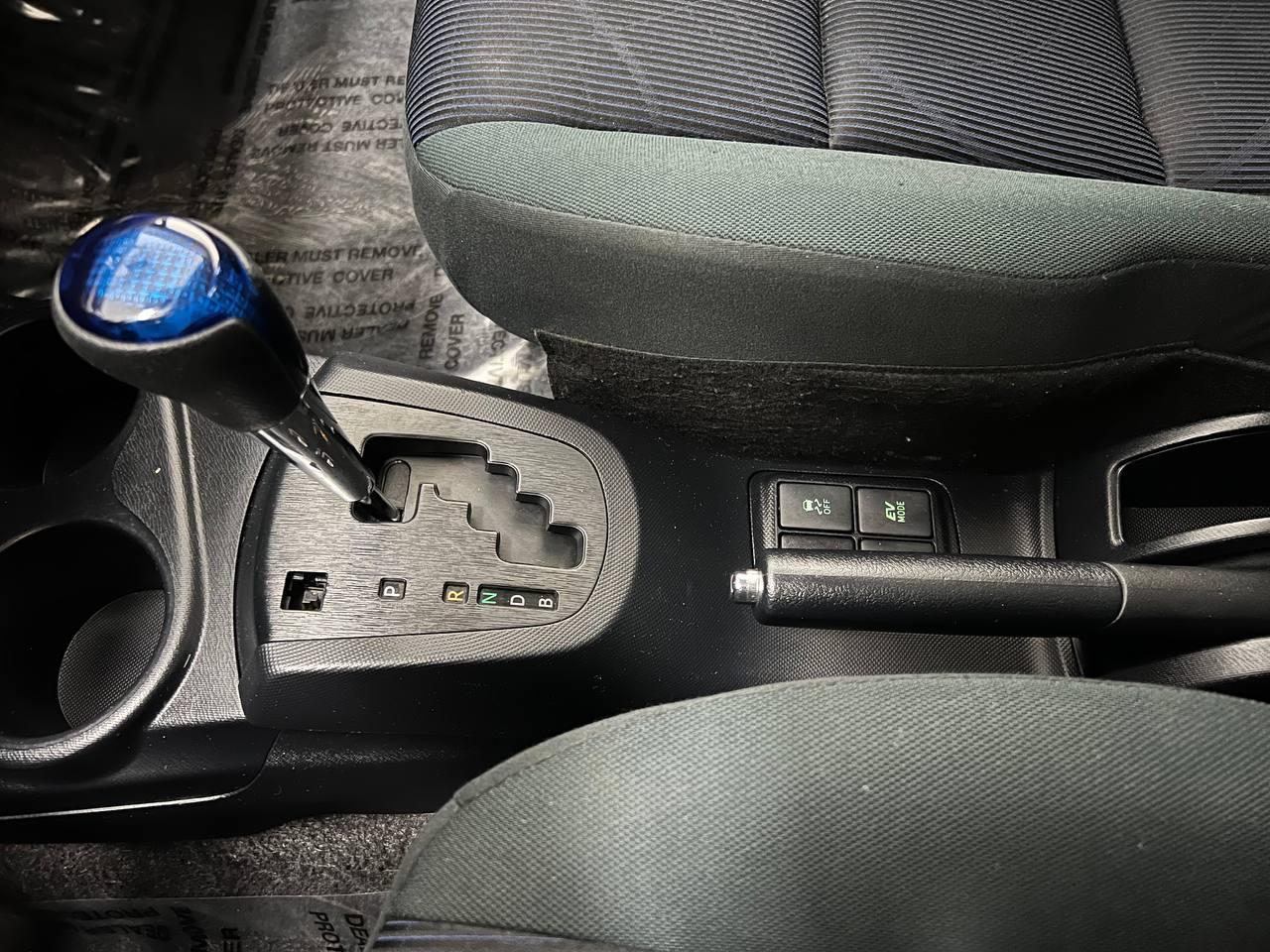 Toyota Prius c Two 2016