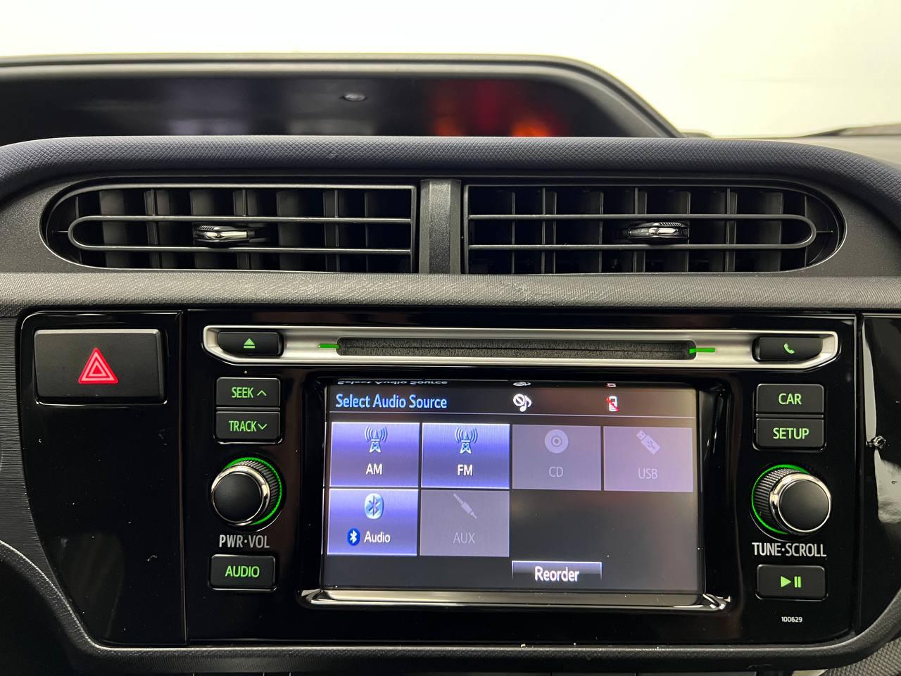 Toyota Prius c Two 2016