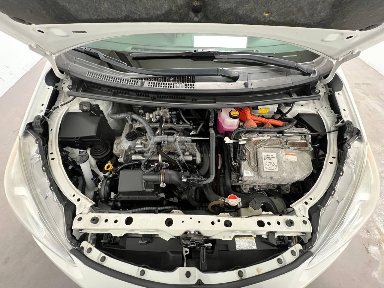 Toyota Prius c Two 2016