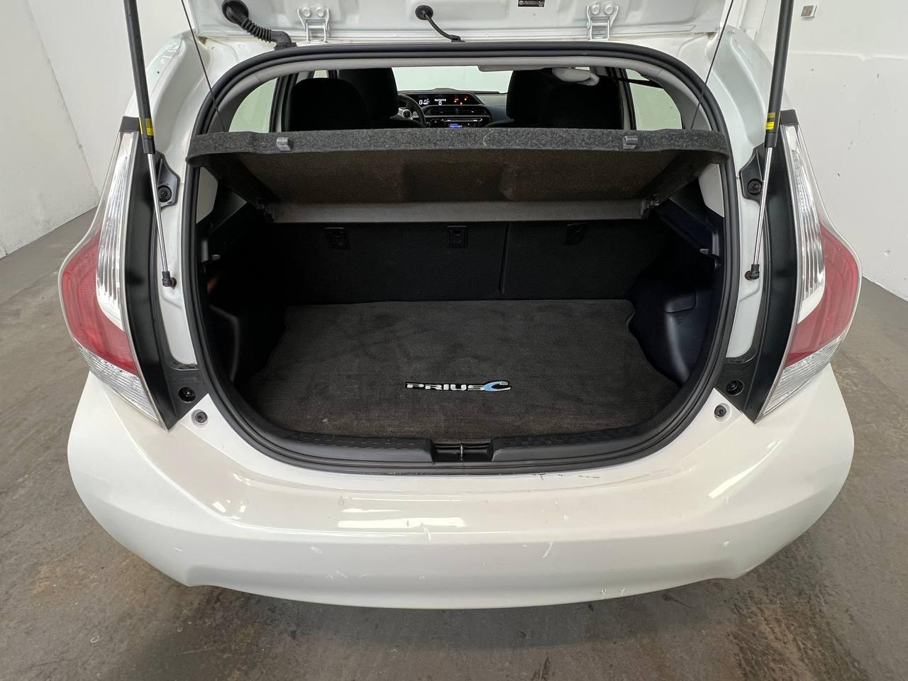 Toyota Prius c Two 2016