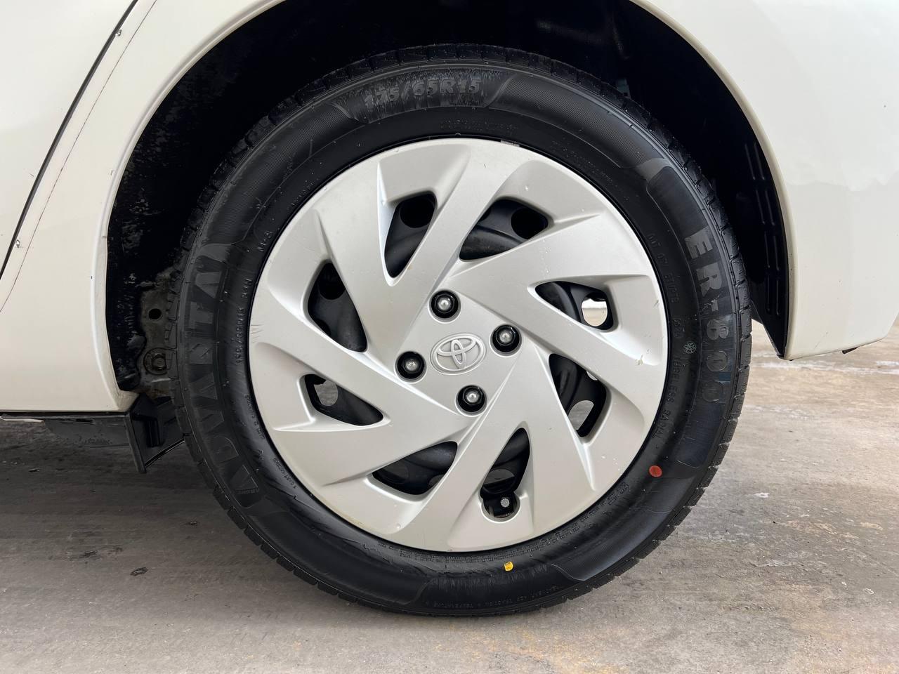 Toyota Prius c Two 2016