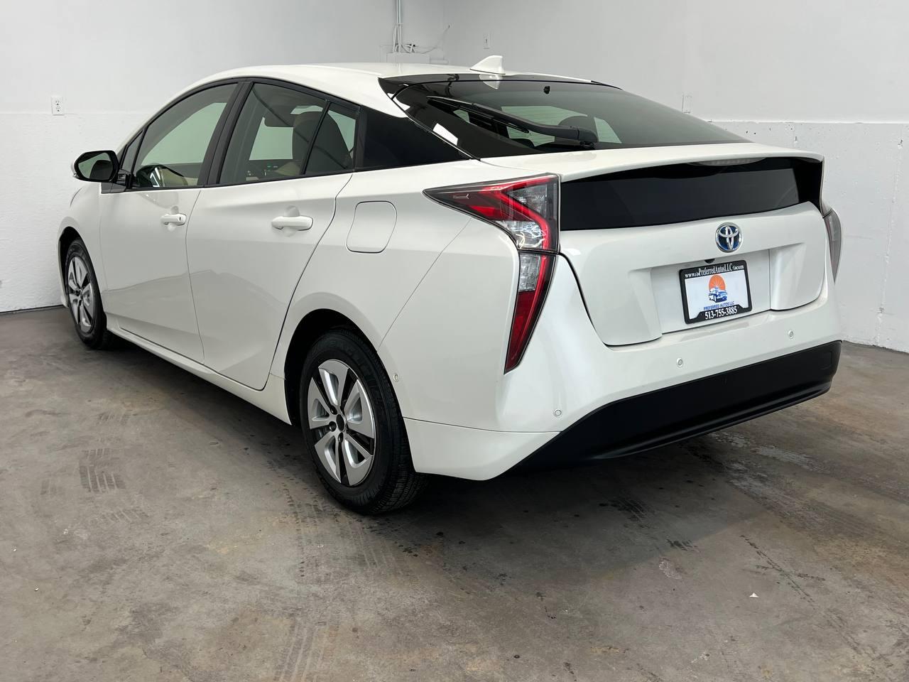Toyota Prius Two 2018
