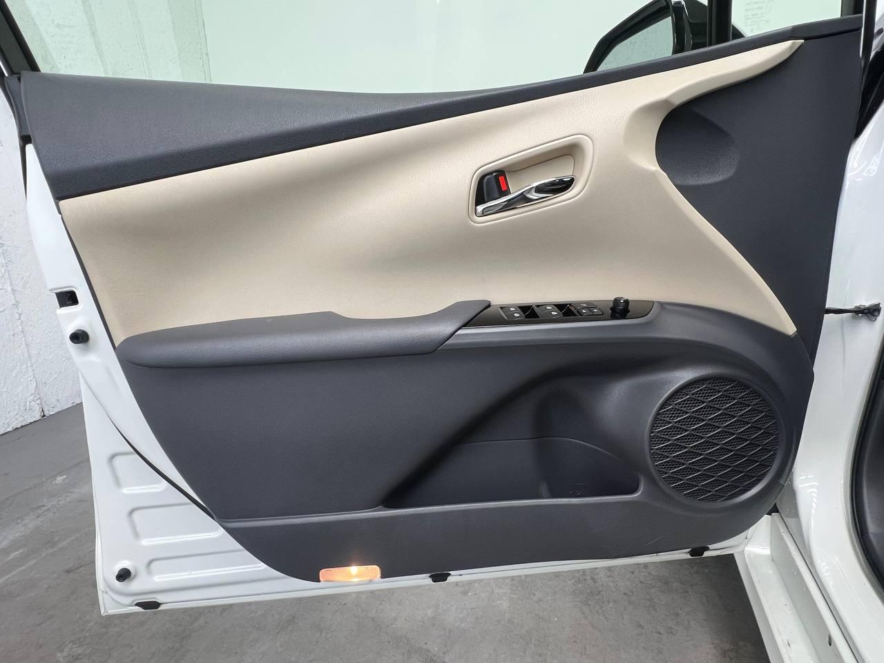 Toyota Prius Two 2018