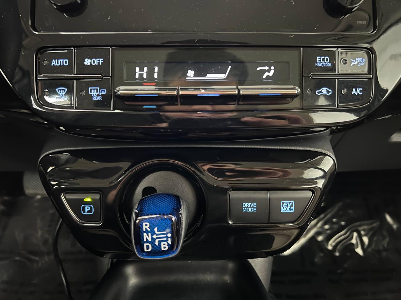 Toyota Prius Two 2018