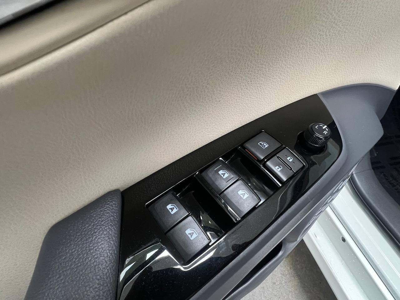 Toyota Prius Two 2018