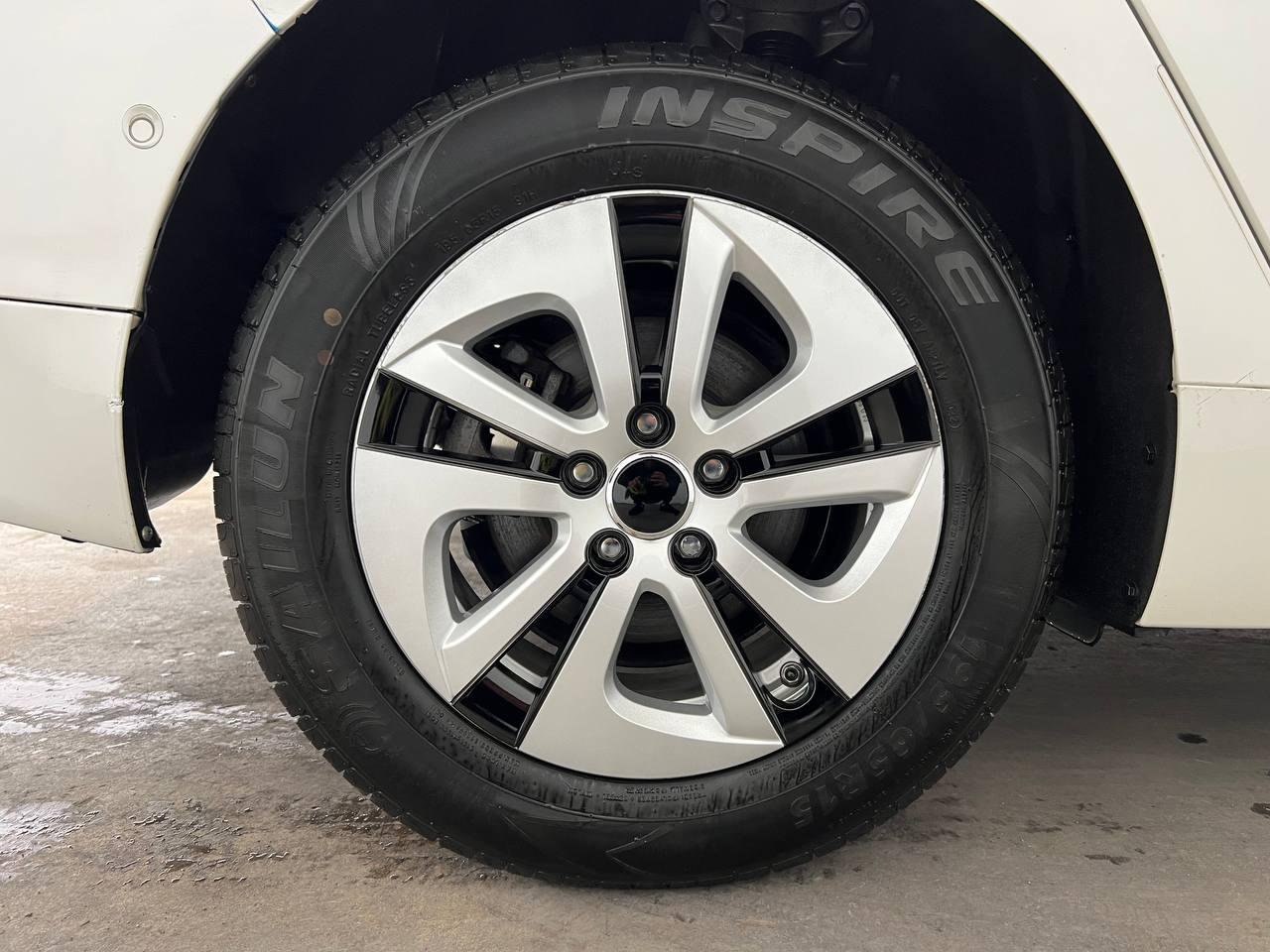 Toyota Prius Two 2018