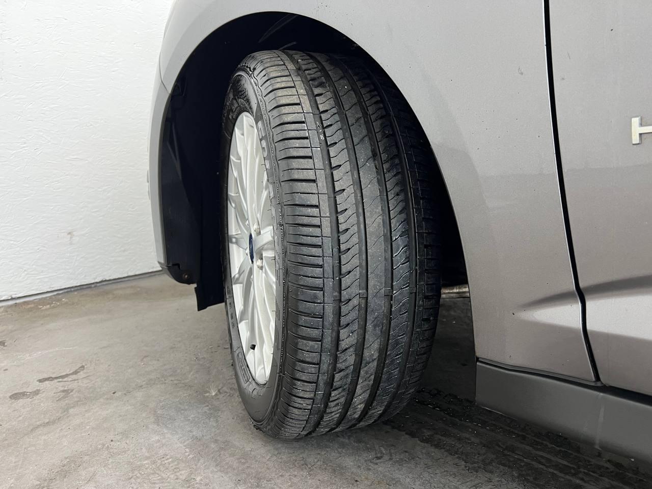 Ford C-Max Hybrid SEL 2014