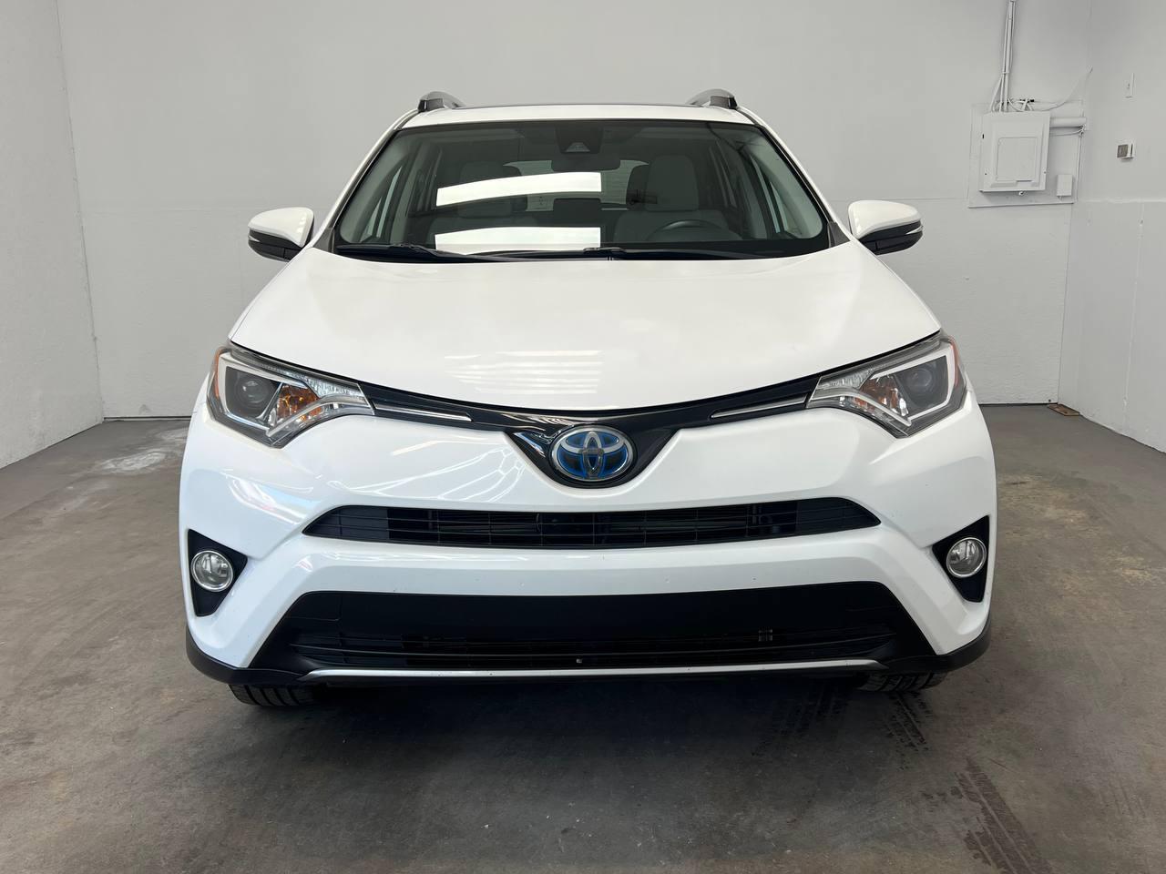 Toyota RAV4 Hybrid XLE AWD 2017