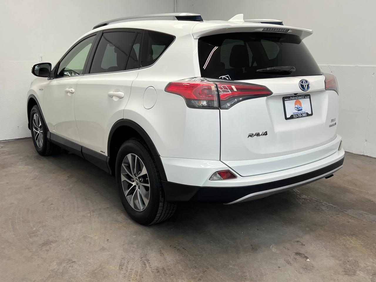 Toyota RAV4 Hybrid XLE AWD 2017