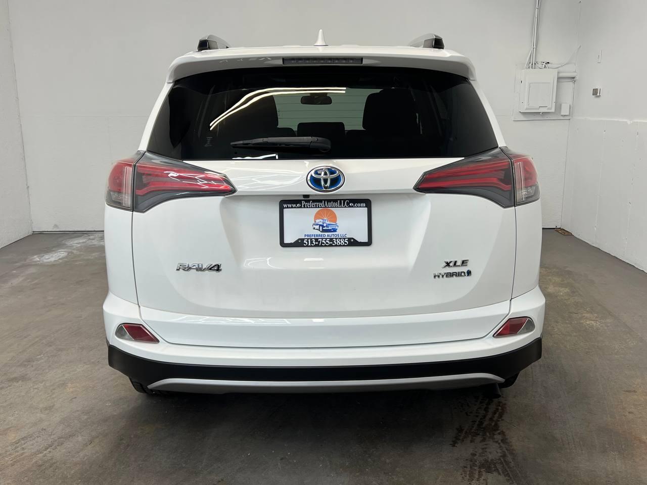 Toyota RAV4 Hybrid XLE AWD 2017