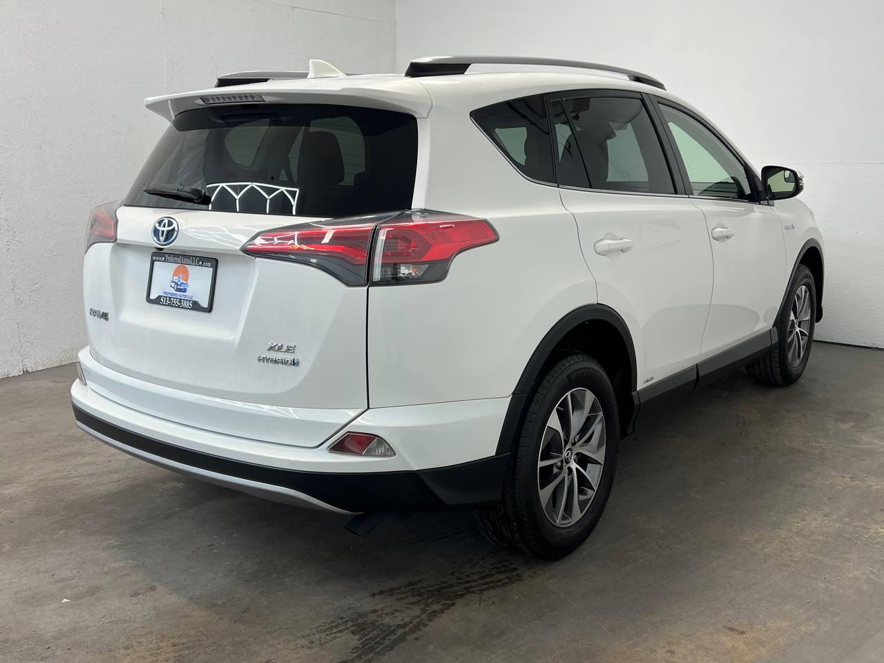 Toyota RAV4 Hybrid XLE AWD 2017