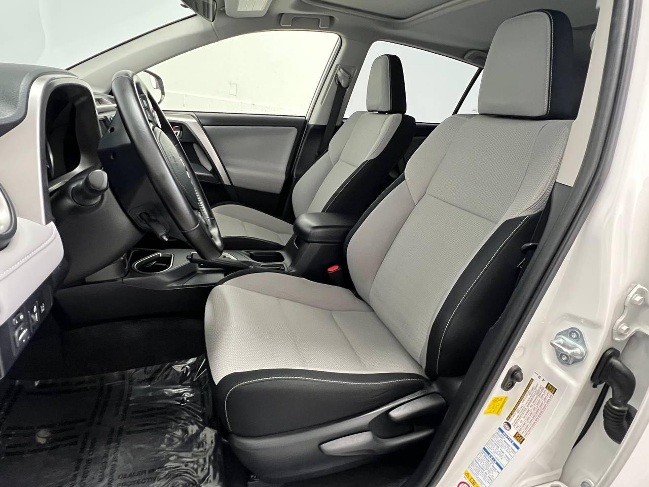 Toyota RAV4 Hybrid XLE AWD 2017