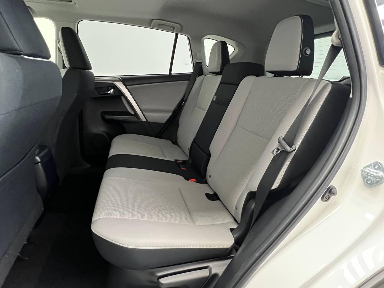 Toyota RAV4 Hybrid XLE AWD 2017