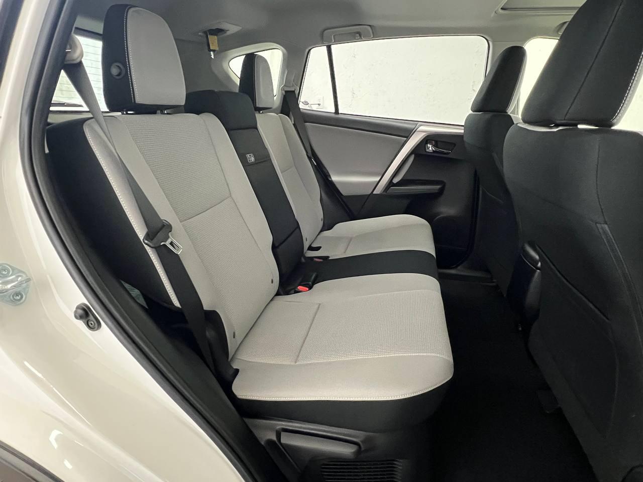 Toyota RAV4 Hybrid XLE AWD 2017
