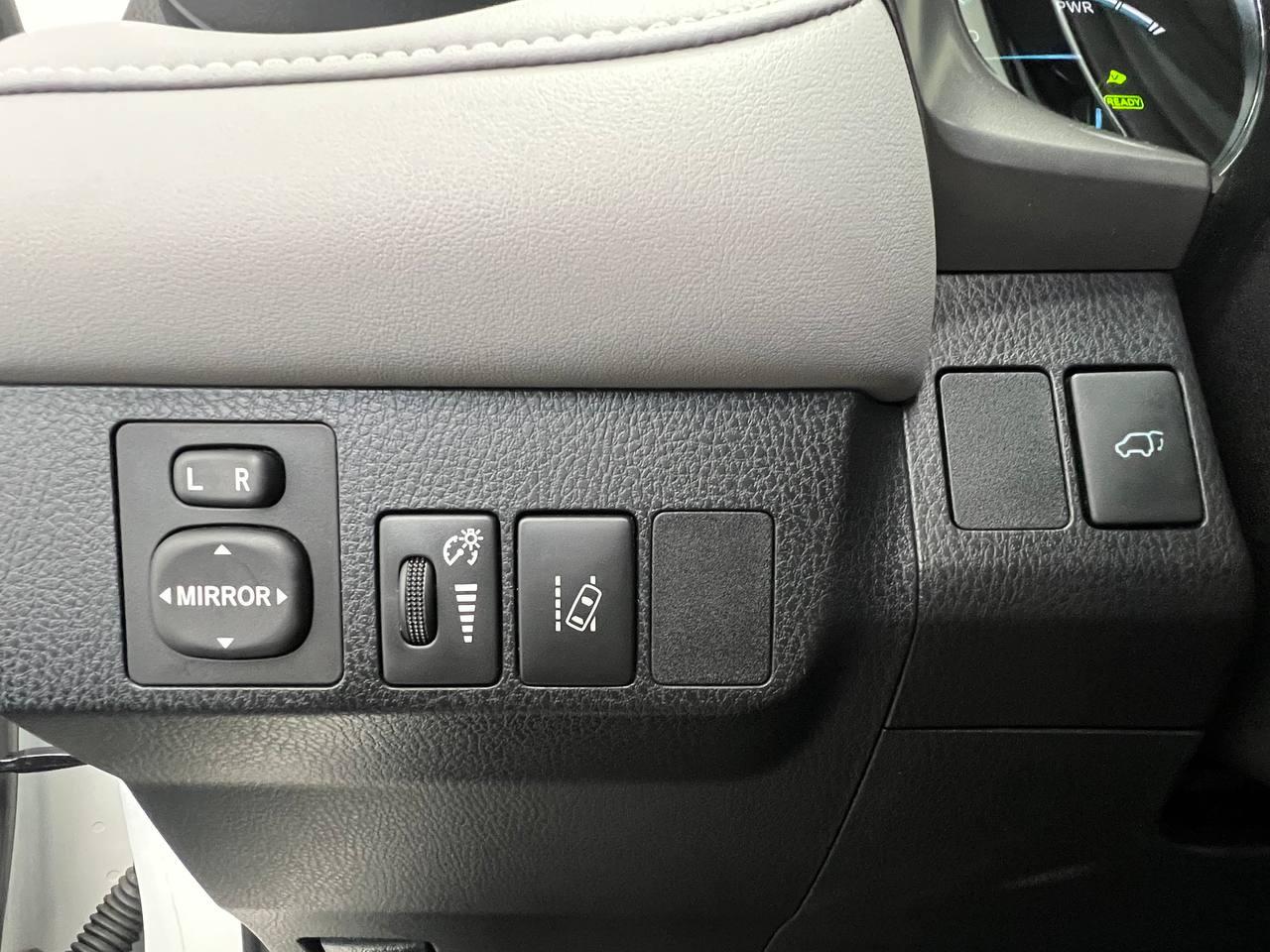 Toyota RAV4 Hybrid XLE AWD 2017