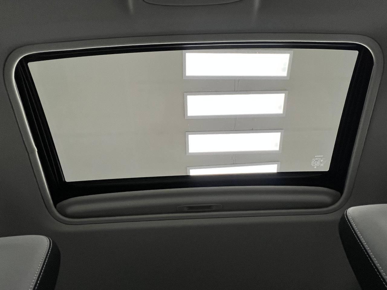 Toyota RAV4 Hybrid XLE AWD 2017